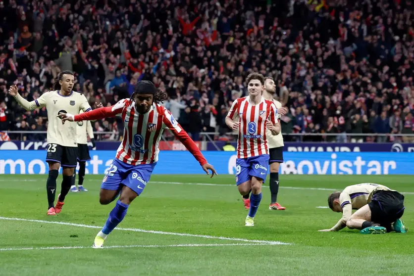 Lookman, celebrando uno de los
 goles
