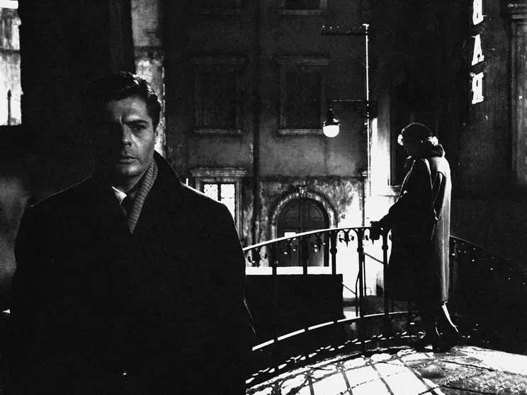 Fotograma de una versi&oacute;n cinematogr&aacute;fica de la obra, dirigida por Luchino Visconti.