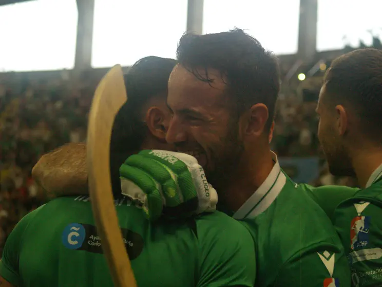 El equipo, celebrando uno de los goles