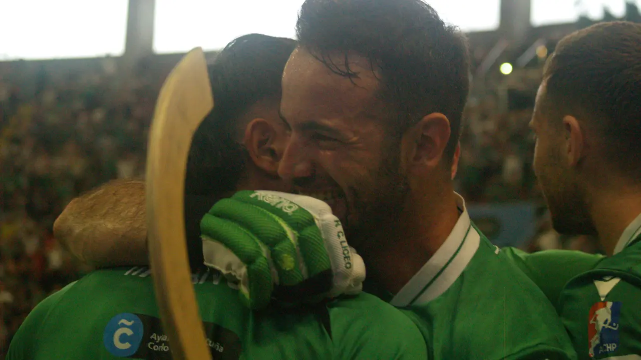El equipo, celebrando uno de los goles